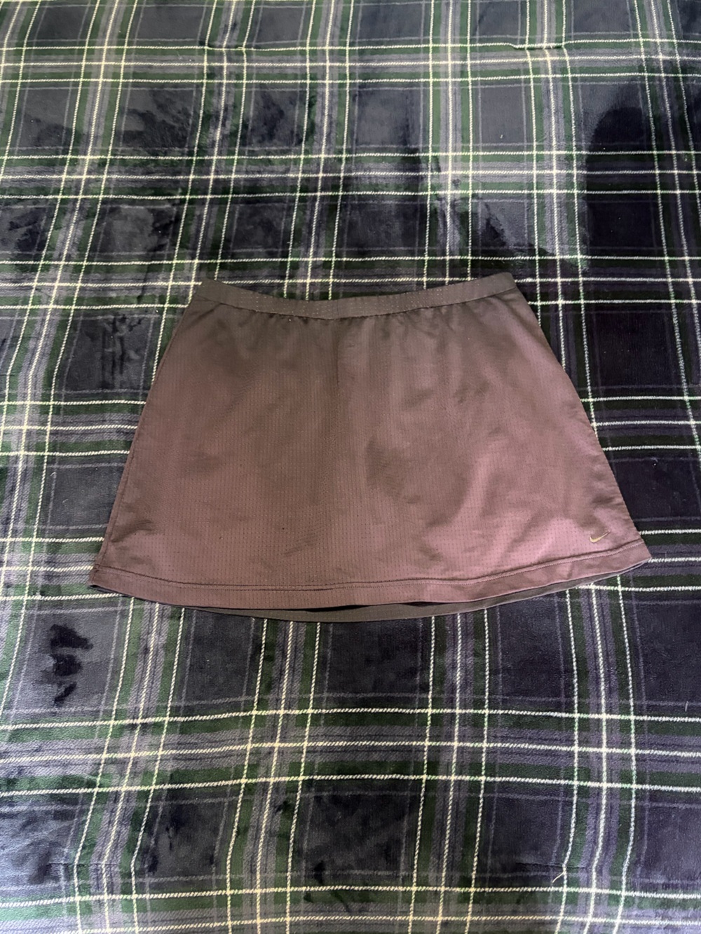 Vintage 2000s Nike navy blue/purple athletic skirt with built in shorts. Size M.